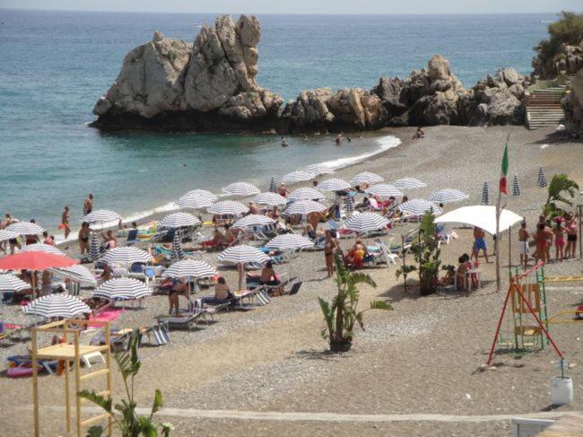 Casa Vacanze Butterfly Trabia Luaran gambar